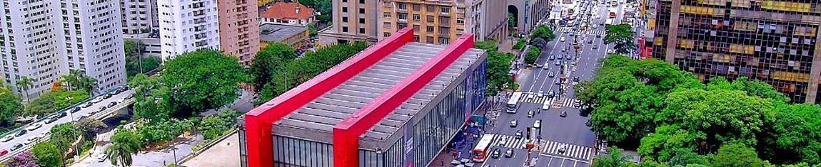 Parte da Avenida Paulista vista de cima na capital paulista com destaque para o MASP.