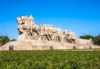 Monumento às Bandeiras está localizado no Parque Ibirapuera em São Paulo - SP.