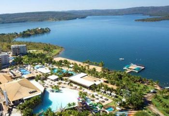 Lago Corumbá e Náutico Praia Clube em Caldas Novas - GO.