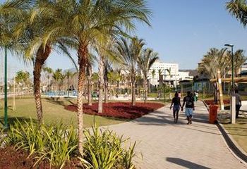 Espaços de lazer do Parque Madureira no Rio de Janeiro - RJ. 