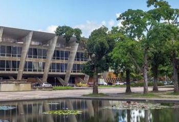 Jardim do Museu de Arte Moderna do Rio de Janeiro - RJ.