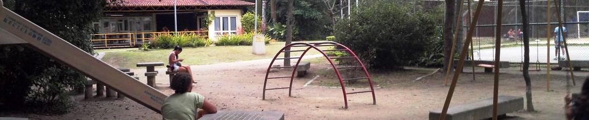 O Parque Bosque da Freguesia no Rio de Janeiro - RJ é uma área ambiental protegida e voltada ao lazer da população, com espaços para crianças, trilhas e quadras de esporte.