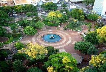 Imagem aérea da Praça Ary Coelho em Campo Grande - MS.