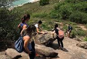 Trilha da Pedra do Pontal na Praia do Recreio - RJ. 