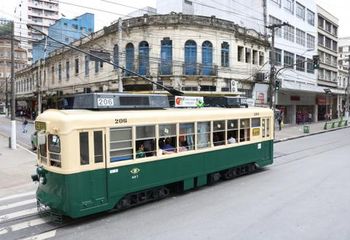 Bonde Japonês faz parte da frota do Bondinho Turístico de Santos - SP.
