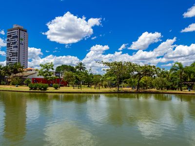 Vista do Parque Ambiental Ipiranga, um dos cartões-postais de Anápolis - GO.