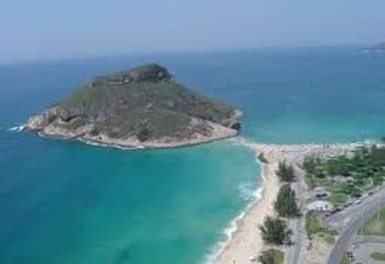 Vista aérea da Pedra do Pontal na Praia do Recreio - RJ.