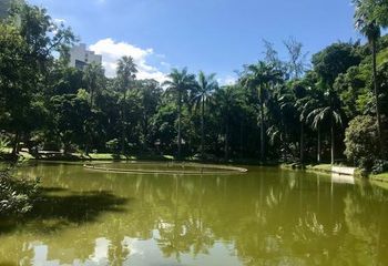 Vista para o lago principal do Campo de São Bento em Niterói - RJ.
