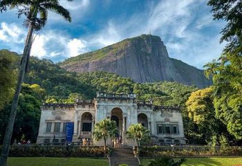 Parque Lage fica dentro do Parque Nacional da Tijuca - RJ. 