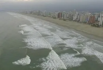 Orla da Praia da Guilhermina na cidade de Praia Grande - SP.