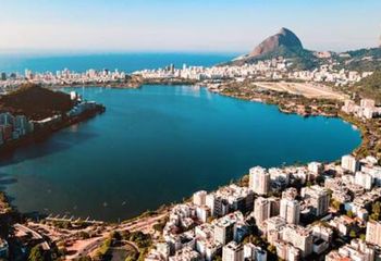 Vista aérea da Lagoa Rodrigo de Freitas no Rio de Janeiro - RJ. 