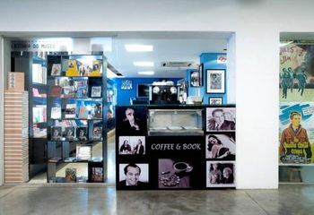 Lojinha do Museu da Imagem e do Som de São Paulo - SP. 