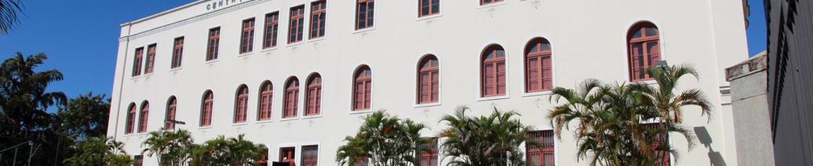 Centro Cultural dos Correios no Rio de Janeiro - RJ: fachada lateral e pátio.