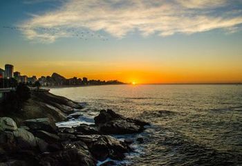 Nascer do sol na Praia do Leblon - RJ. 