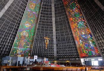 Interior da Catedral Metropolitana do Rio de Janeiro - RJ.