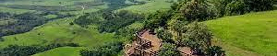 Vista da paisagem do Deck da Pedra do Índio em Botucatu - SP.