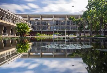 Jardins do Museu de Arte Moderna do Rio de Janeiro - RJ.
