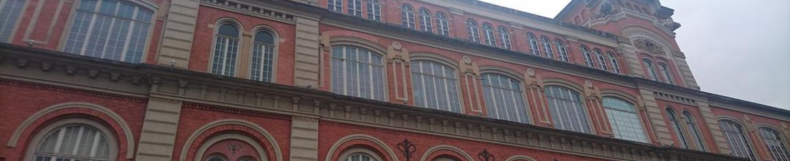 Detalhe central do prédio do Memorial da Resistência de São Paulo - SP.