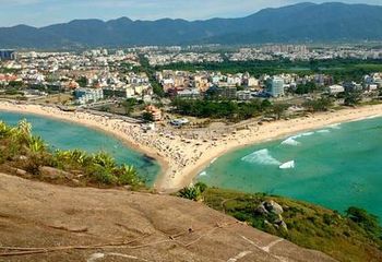 Vista sob a Pedra do Pontal no Rio de Janeiro - RJ.