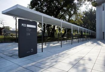 Entrada do Museu da Imagem e do Som de São Paulo - SP. 