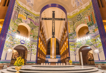 Interior da Basílica Nacional em Aparecida - SP.