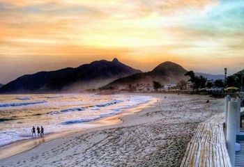 Entardecer na Praia do Recreio - RJ. 