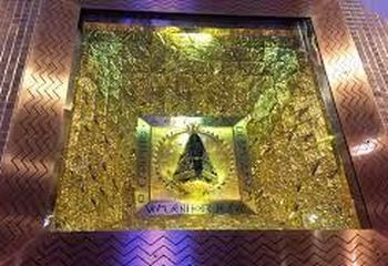 Verdadeira imagem de Nossa Senhora Aparecida no Santuário de Aparecida - SP.