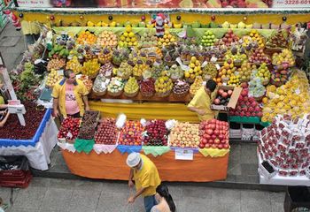 Comércio de frutas no Mercado Municipal de São Paulo - SP. 