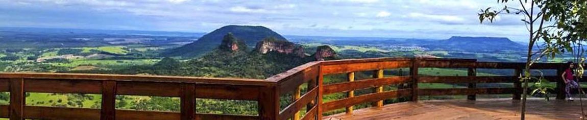 Vista do mirante para a Cuesta de Botucatu - SP.