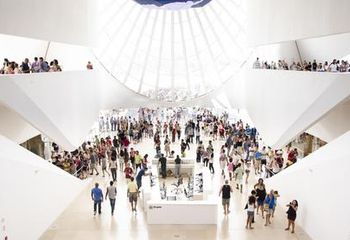 Hall de entrada do Museu do Amanhã no Rio de Janeiro - RJ.