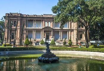 Pinacoteca de São Paulo - SP está localizada dentro do Parque Jardim da Luz.