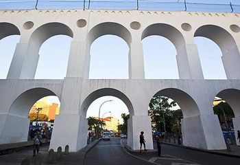 Detalhes dos Arcos da Lapa no Rio de Janeiro - RJ.