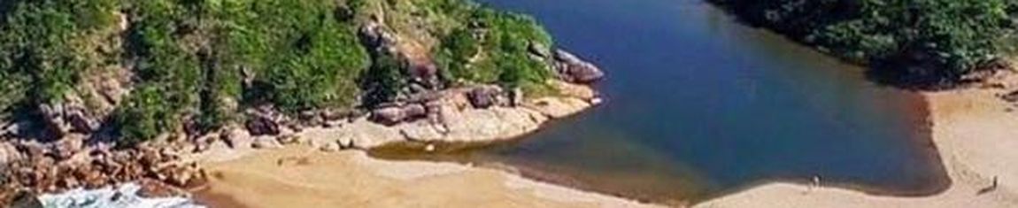 Encontro da Lagoa Azul na Praia do Capricórnio em Caraguatatuba - SP.