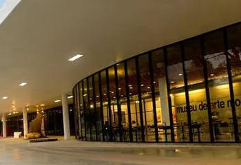 Entrada do Museu de Arte Moderna de São Paulo - SP, localizado no Parque Ibirapuera.