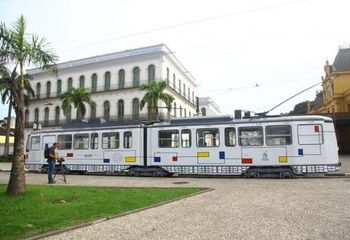 Bonde Arte faz parte da frota do Bondinho Turístico de Santos - SP.