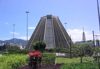 Jardins da Catedral Metropolitana de Rio de Janeiro - RJ.