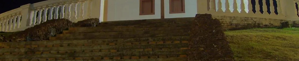 Igreja Nossa Senhora do Rosário e São Benedito de Cuiabá - MT à noite.