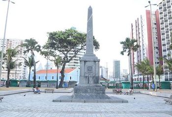 Obelisco da Pracinha de Boa  Viagem em Recife - PE.