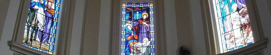 Vitrais internos do Santuário Bom Jesus da Cana Verde em Batatais - SP.