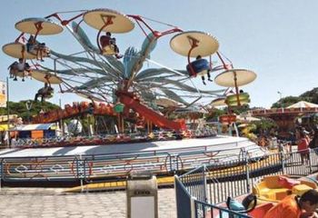 Brinquedo Twist no Parque Guanabara em Belo Horizonte - MG. 