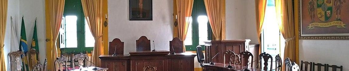 Plenário da Câmara Municipal, no interior da Casa de Câmara e Cadeia de Mariana - MG. 