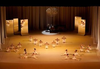 Dança de balé no Teatro Guaíra em Curitiba - PR. 