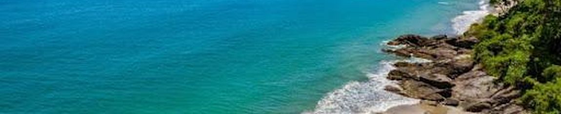 A Praia de Santiago é pequena e tranquila, ideal para mergulhos em São Sebastião - SP.